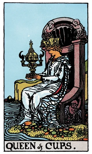 Queen of Cups Tarot Card